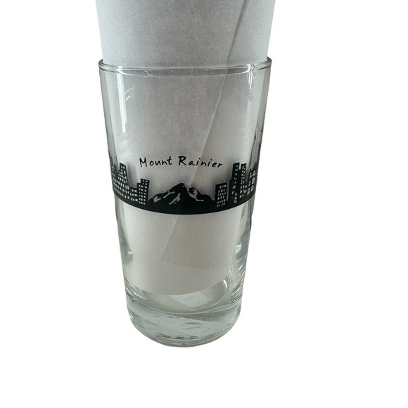 (2) Fishs Eddy 206 Juice Glasses Seattle Washington Skyline 6 oz. Barware - Picture 4 of 10